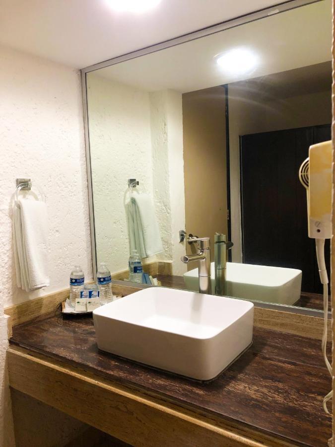 Hotel Los Cocos Четумал Екстериор снимка