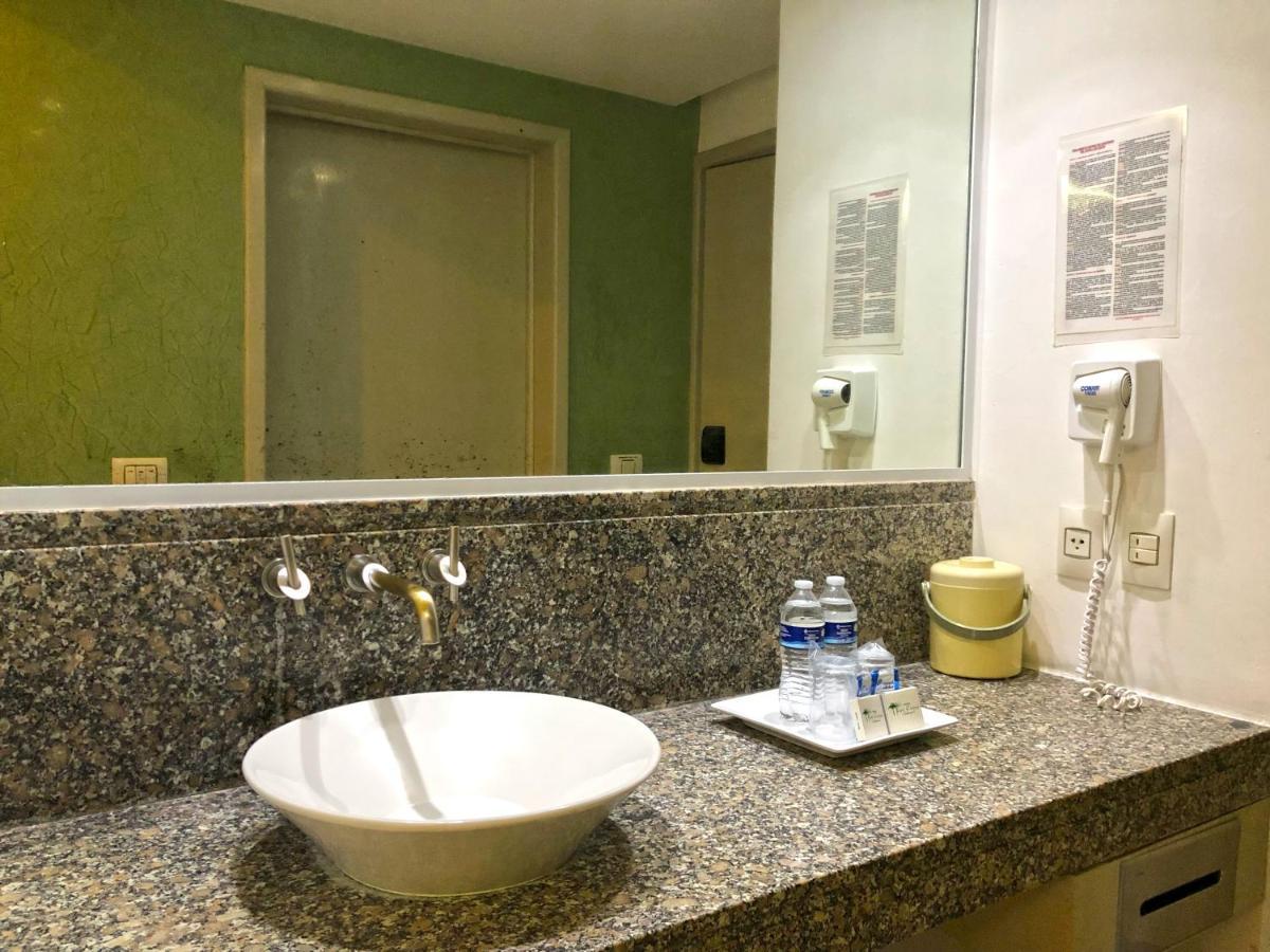 Hotel Los Cocos Четумал Екстериор снимка