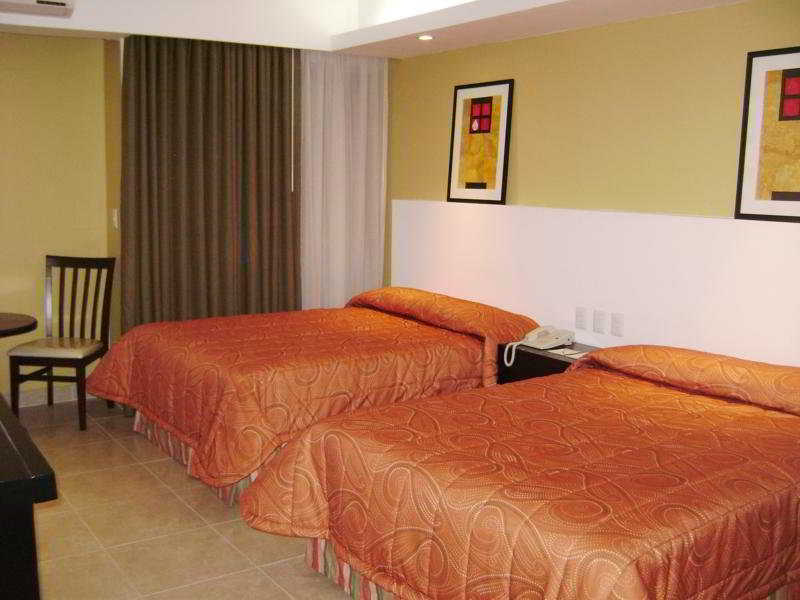 Hotel Los Cocos Четумал Екстериор снимка