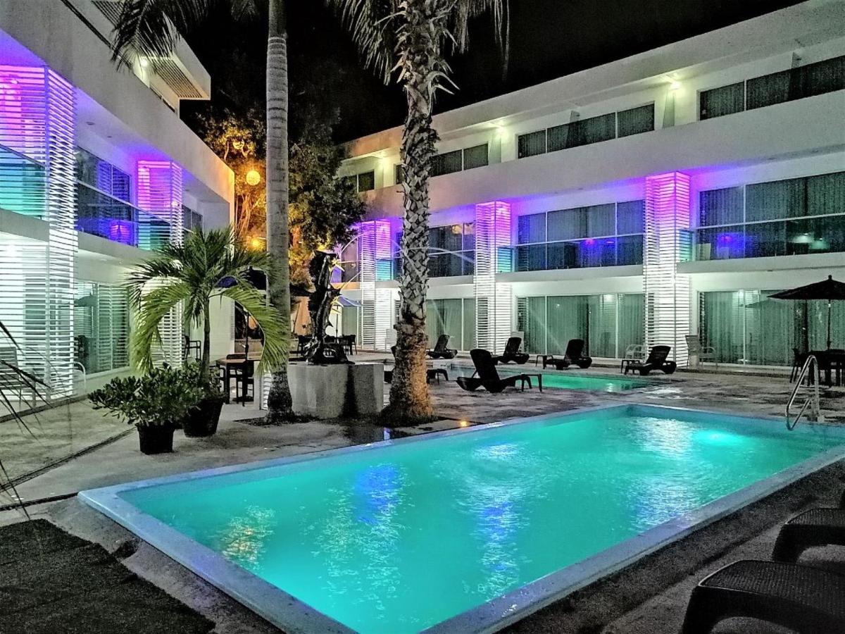 Hotel Los Cocos Четумал Екстериор снимка
