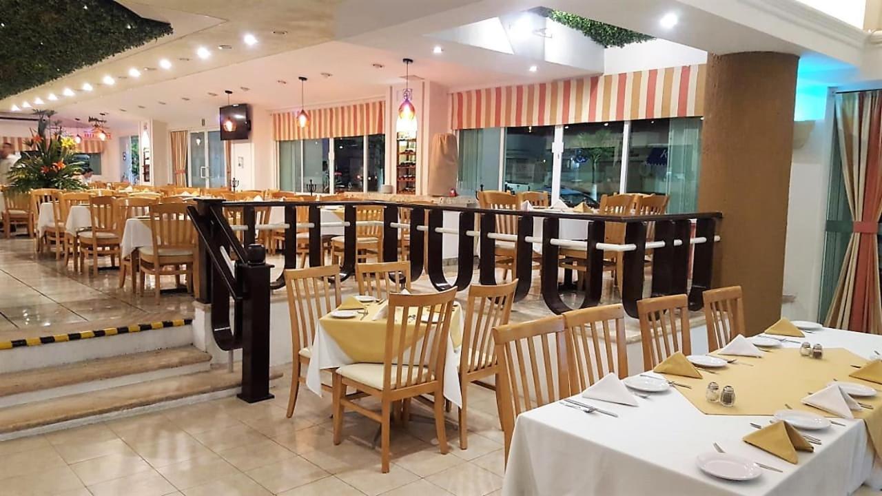 Hotel Los Cocos Четумал Екстериор снимка