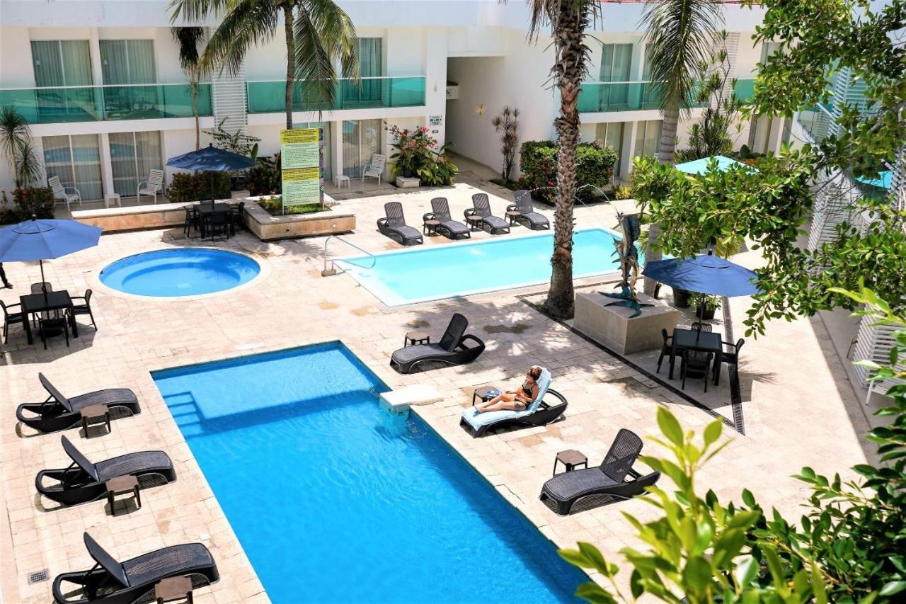 Hotel Los Cocos Четумал Екстериор снимка