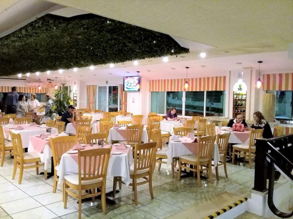 Hotel Los Cocos Четумал Екстериор снимка
